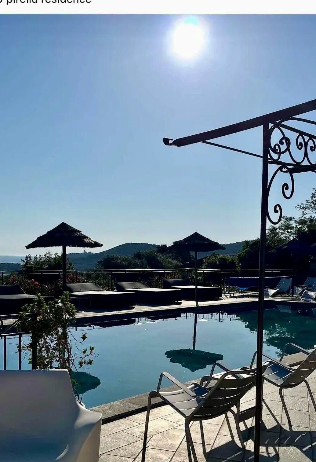 Lever de soleil sur la piscine